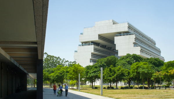 汕头大学是211吗