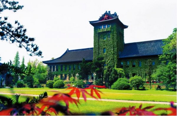 南京大学和武汉大学哪个好