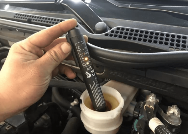 刹车油根本不用换吗