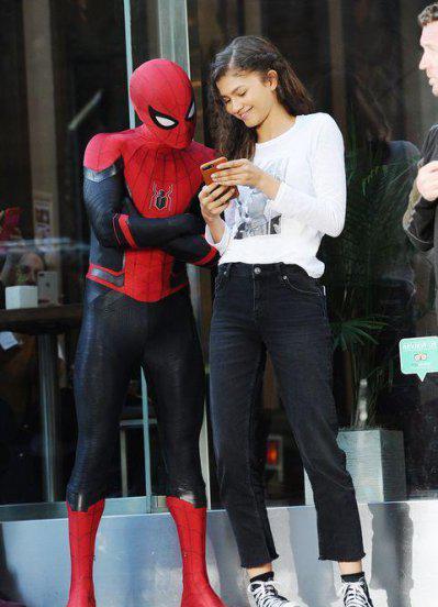 荷兰弟女友叫什么名字