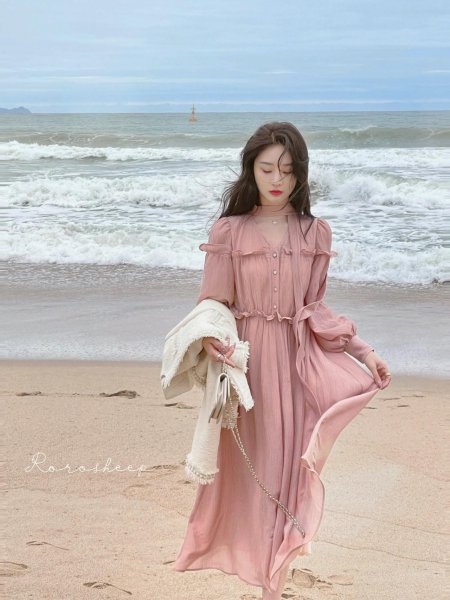 去海边玩穿什么衣服合适