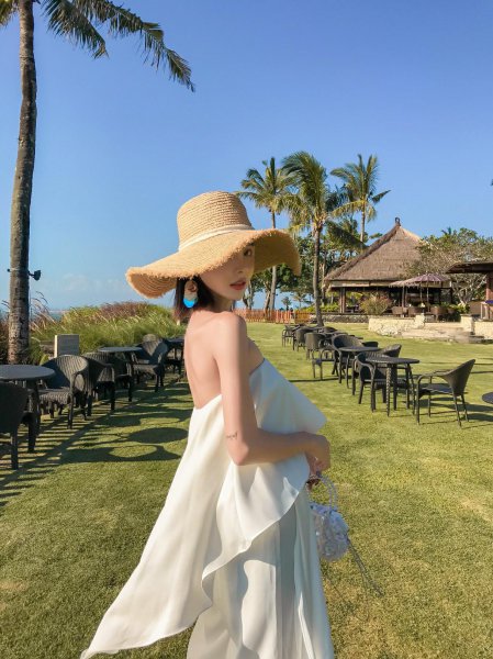 去海边玩穿什么衣服合适