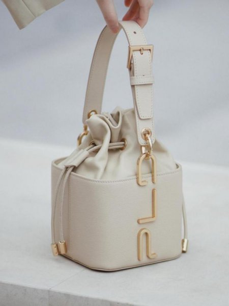 保兰德包包是什么档次