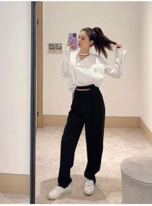 白色衣服配什么颜色裤子好看 白色上衣的时尚穿搭推荐