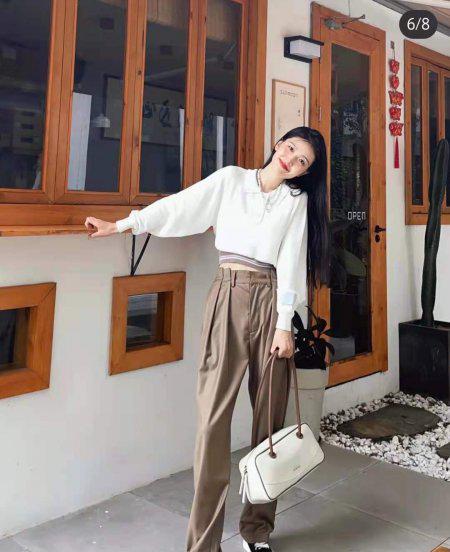 白色衣服配什么颜色裤子好看