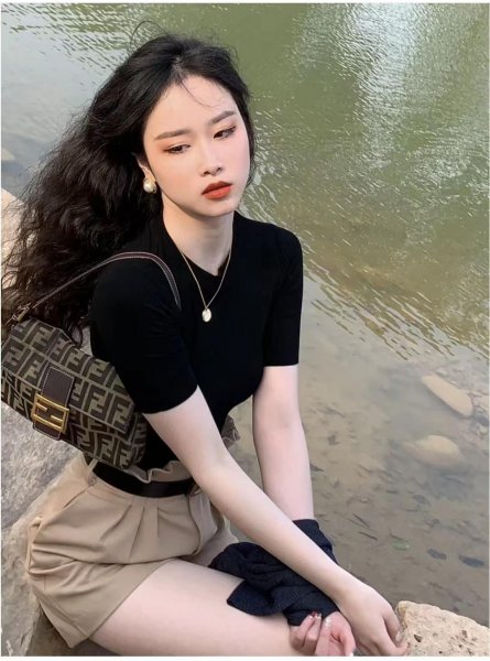 卡其色短裤配什么颜色短袖