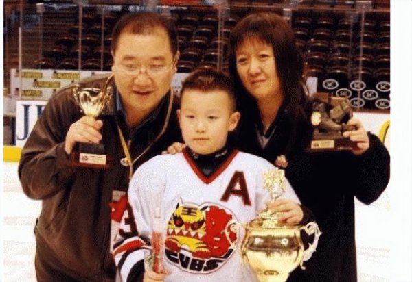 英达为什么娶梁欢