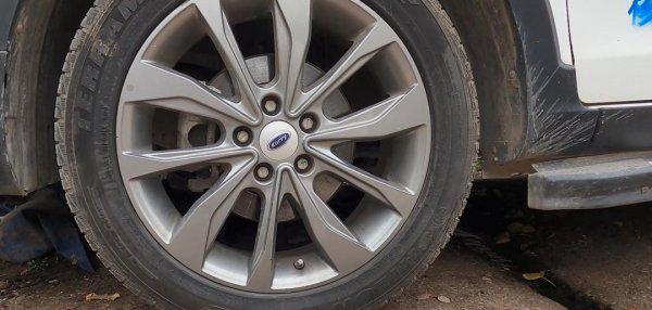 汽车轮胎气压低还能开吗