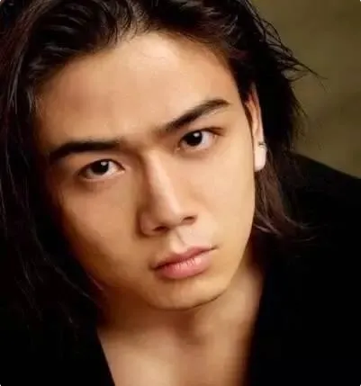 杨烁老婆王黎雯及个人资料