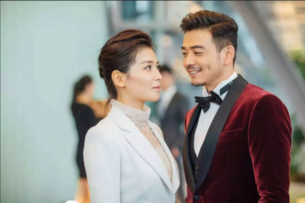 杨烁老婆王黎雯及个人资料