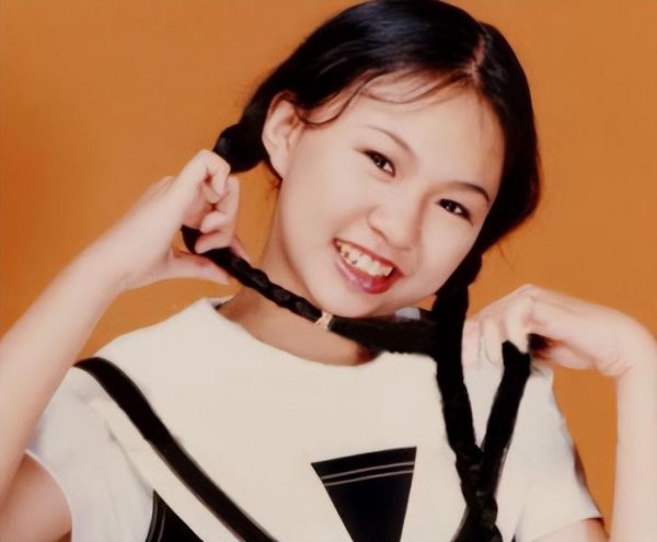 卓依婷个人资料简介