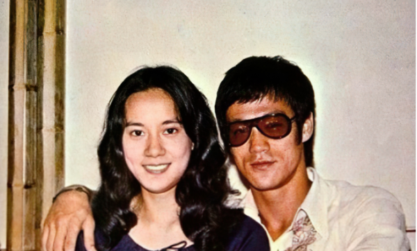 洪金宝老婆叫什么名字