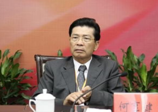 美的老总叫什么名字