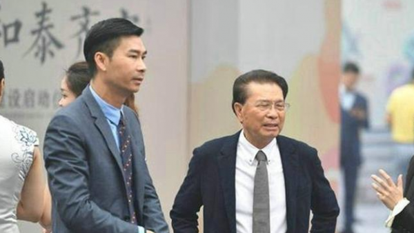 美的老总叫什么名字