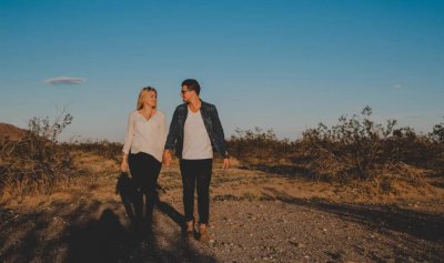 一个男的对一个女的有好感的表现 对女生有好感什么意思