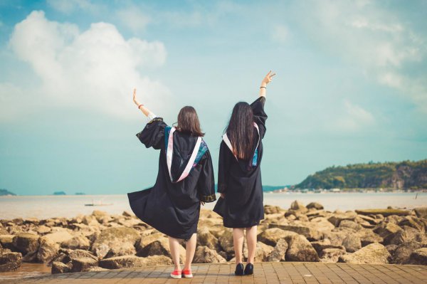 学硕和专硕哪一个更好考