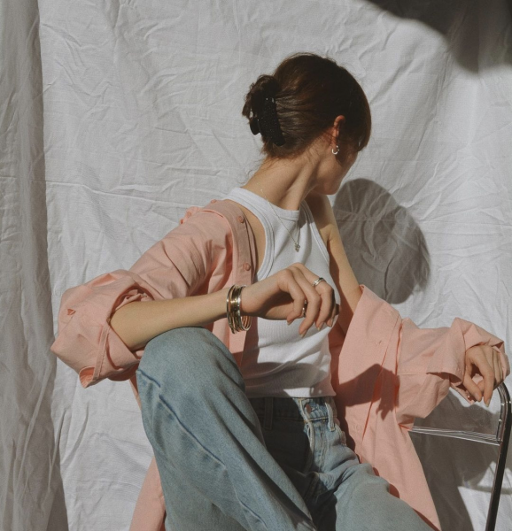 粉色衬衣怎么穿搭显气质