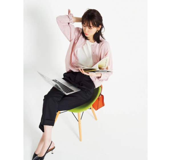 粉色衬衣怎么穿搭显气质