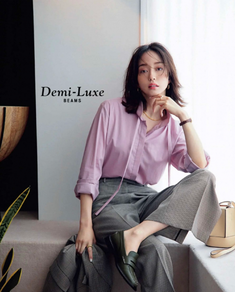 粉色衬衣怎么穿搭显气质