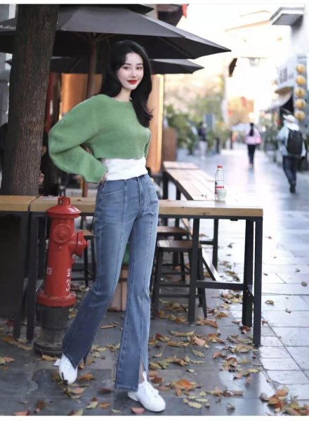 开叉喇叭裤配什么鞋子好看