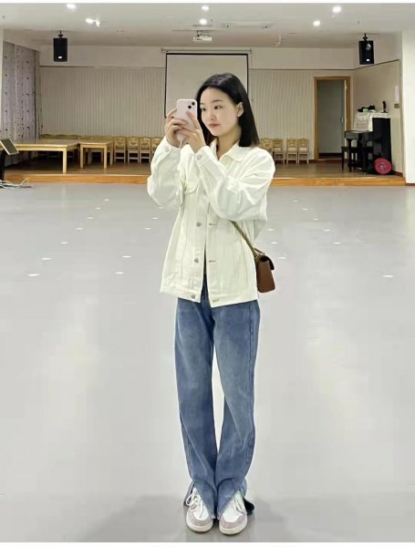 开叉喇叭裤配什么鞋子好看