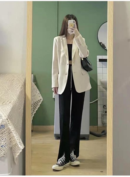 开叉喇叭裤配什么鞋子好看