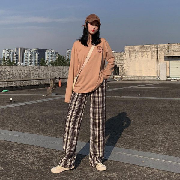 格子裤配什么上衣比较好看