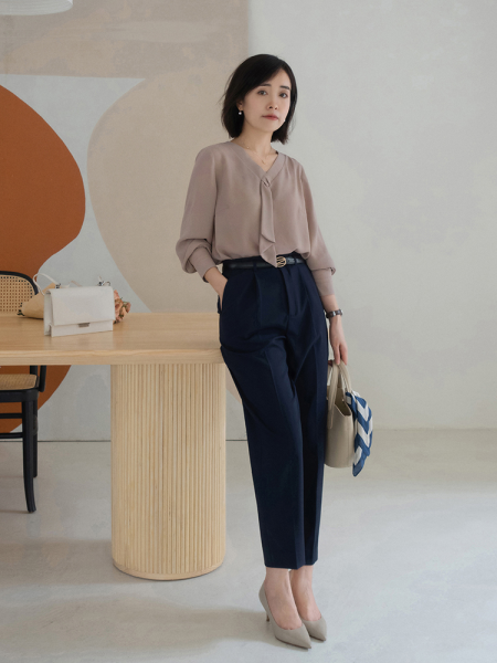 烟管裤上身搭配什么衣服