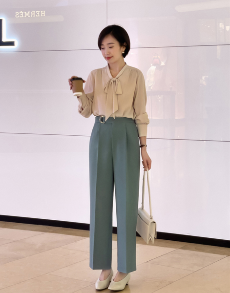 烟管裤上身搭配什么衣服