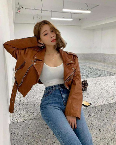 胸大的女生适合穿什么样的上衣