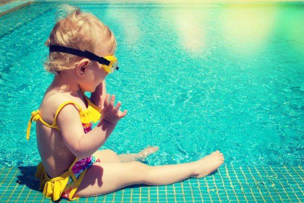 小孩几岁学游泳比较合适