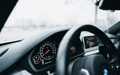 汽车起步时抖动是什么原因 汽车发动机怠速不稳什么问题