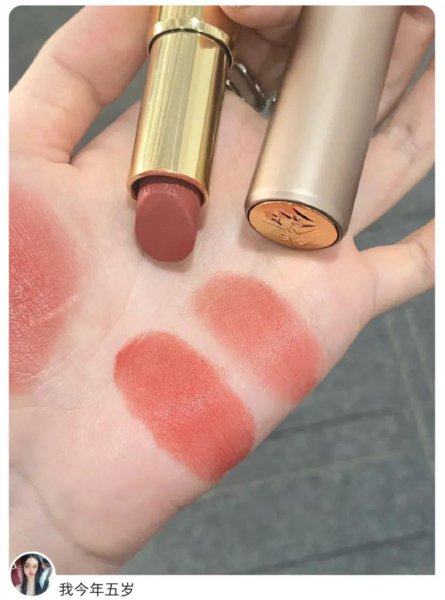 推荐显白的口红颜色