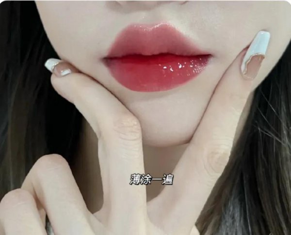 推荐显白的口红颜色