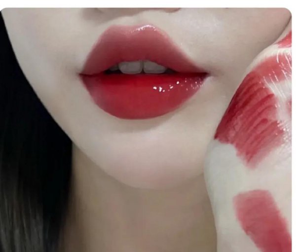 推荐显白的口红颜色