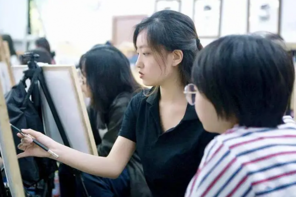 学士服颜色分类介绍