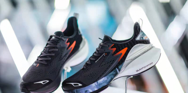 最受欢迎慢跑鞋推荐前十名