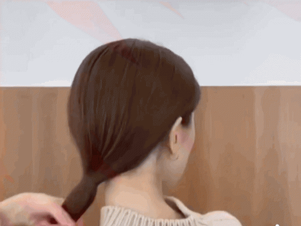 50岁女人盘头的简单手法