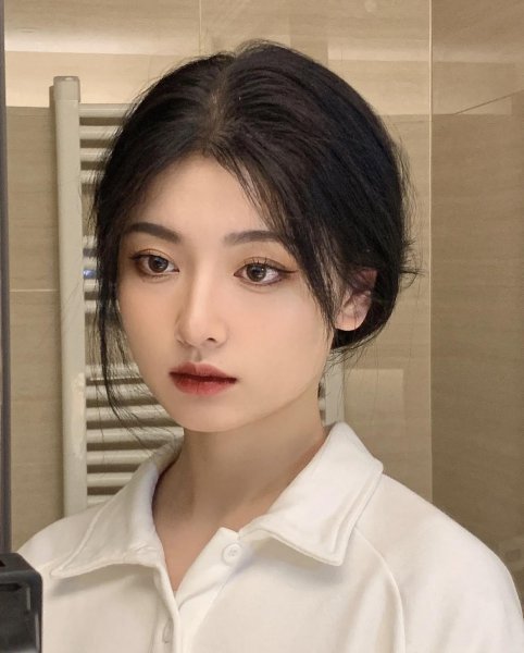 女生圆脸适合的发型图片