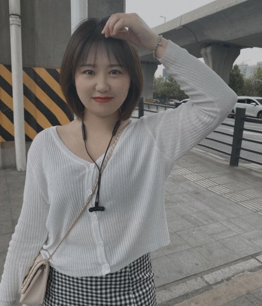 女生圆脸适合的发型图片