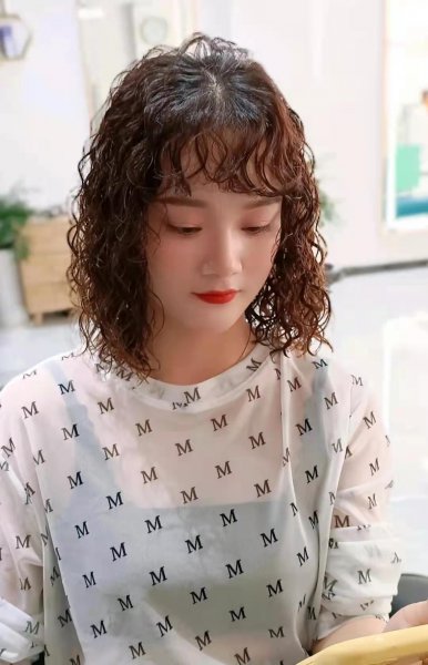 头发少适合什么样的发型图片