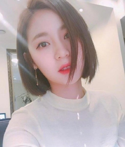 女生长脸适合短发吗