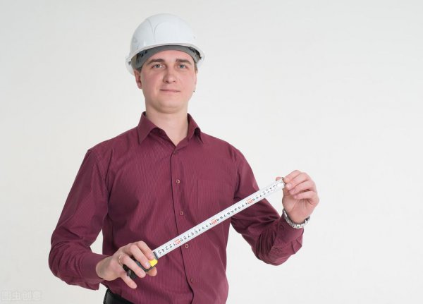 工地白帽子代表什么职位