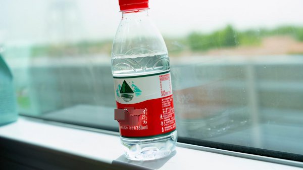 高铁靠窗的位置字母是什么