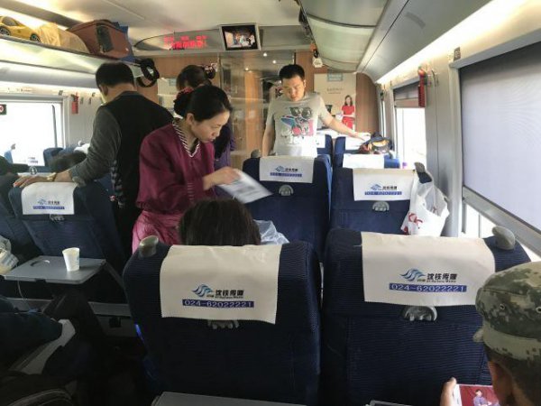 高铁靠窗的位置字母是什么