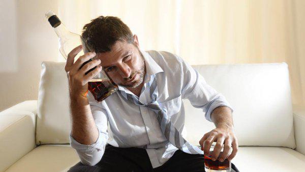 有酒瘾的男人身体表现