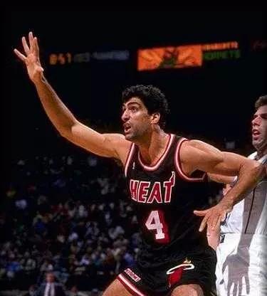 nba历史篮板榜前十名