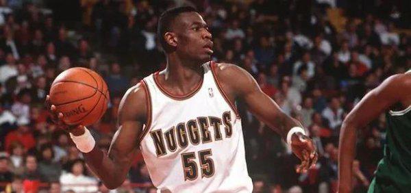 nba历史篮板榜前十名