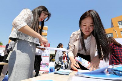 签了劳动合同还算应届毕业生吗 三方协议和劳动合同的区别