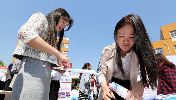 签了劳动合同还算应届毕业生吗